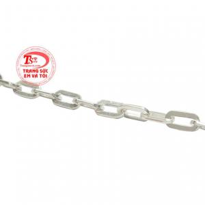 Sản phẩm chế tác từ bạc 92.5 giúp cản gió, bảo vệ sức khỏe cho trẻ nhỏ. 