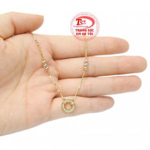 Lắc chân phong cách phái đẹp phù hợp với mọi lứa tuổi.