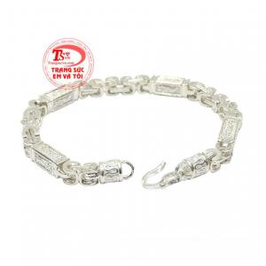 Sản phẩm sẽ là sự lựa chọn tuyệt vời dành cho những chàng trai theo phong cách năng động, khỏe khoắn.