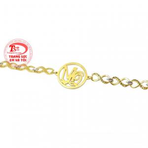 Do đó chiếc lắc tay này được rất nhiều khách hàng yêu thích. 