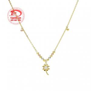 Chính vì thế mà các sản phẩm cỏ 4 lá rất được ưa chuộng và trở thành cảm hứng sáng tác cho các thợ kim hoàn. 