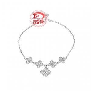 Lắc tay cỏ bốn lá phong cách giúp cho từng trang phục mà bạn mặc đều trở nên hoàn mỹ.