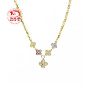 Chính vì thế mà các sản phẩm trang sức, đặc biệt là trang sức phái nữ cỏ 4 lá thường được sử dụng rất nhiều.