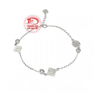 Lắc tay nữ phong cách vàng trắng với những chi tiết tinh xảo và trang nhã.