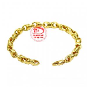 Chế tác từ vàng tây 10k đem đến sản phẩm bền đẹp, sáng bóng.