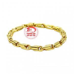 Sản phẩm chế tác từ vàng tây 10k bền đẹp.