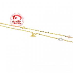 Lắc tay vàng phong cách nhập khẩu Hàn Quốc mang tới cho phái đẹp sản phẩm hoàn mỹ.