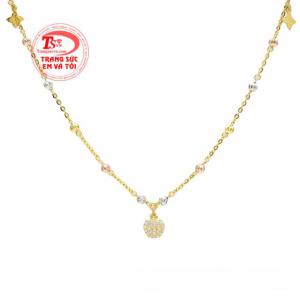 Với phái đẹp, lắc tay là một loại trang sức rất được ưa chuộng. 