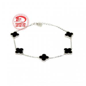 Lắc tay vàng trắng may mắn là món quà ý nghĩa dành tặng cho phái đẹp.