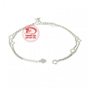 Với chất liệu từ vàng 10k cùng thiết kế khéo léo của các thợ chế tác đã mang đến một chiếc lắc tay thời thượng và hợp thời trang.