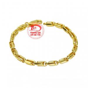 Lắc vàng trẻ em năng động được chế tác nhỏ xinh kiểu dáng cá tính, hoạt bát.