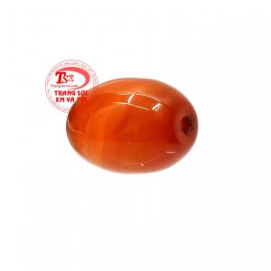 Từ thời xưa, rất nhiều phụ nữ đã sử dụng lu thống để lăn trên mặt giúp cho làn da được căng bóng, mịn màng. 