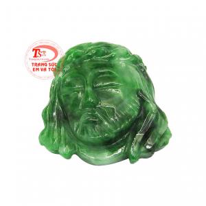 Với mặt ngọc này, khách hàng có thể lựa chọn vàng hoặc bạc để bọc làm mặt dây đeo.