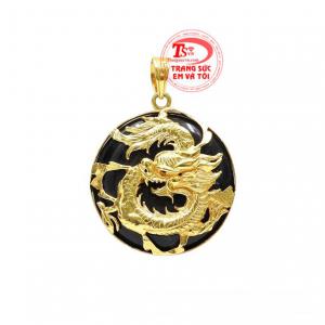 Mặt đá bọc rồng vàng tây là một trong những kiểu mặt dây được nhiều khách hàng ưa chuộng.
