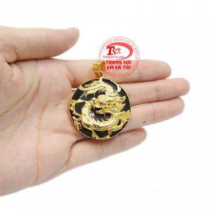 Mặt đá bọc rồng vàng tây mang đến sự tự tin cho phái mạnh.