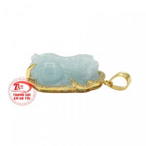 Trong phong thủy, tỳ hưu là linh vật hút tài lộc, đem lại may mắn cho chủ nhân.