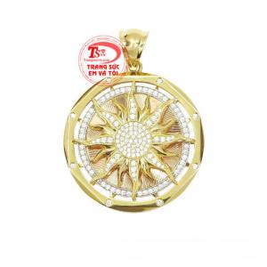 Mặt dây nam vàng hào quang được chế tác độc đáo mang đến vẻ cá tính cho phái mạnh. 