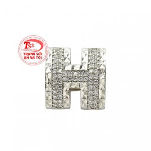 Mặt dây nữ chữ H thời trang được nhập khẩu từ Hàn Quốc.