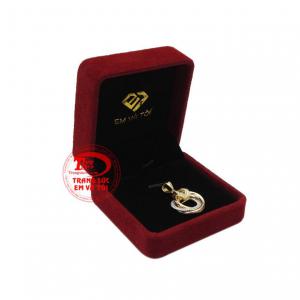 Mặt dây nữ đẳng cấp đang là xu hướng được rất nhiều các chị em lựa chọn.