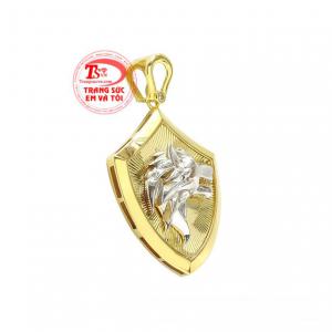 Lấy cảm hứng từ đó các nhà chế tác hoàn kim đã tạo nên một chiếc mặt dây khắc họa rõ nét hình tượng của loài vật này.