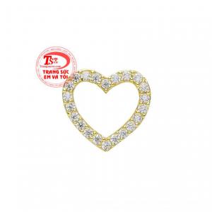 Mặt dây trái tim dễ thương được chế tác từ vàng tây 10k và đá cz lấp lánh. 