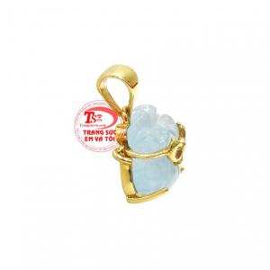 Chạm khắc tinh tế, chế tác tỉ mỉ giúp cho viên aquamarine thêm ấn tượng và thu hút. 