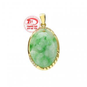 Mặt Đức Mẹ bọc vàng cẩm thạch kiểu dáng tinh tế, hợp thời trang.