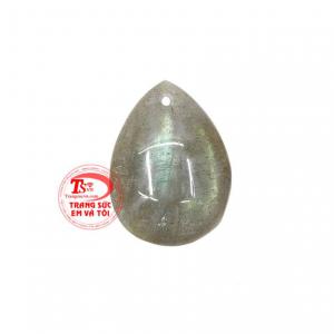 Mặt labradorite thiên nhiên chế tác hình giọt nước, tinh tế và trang nhã.