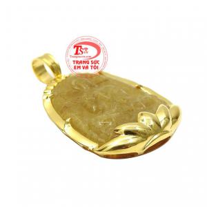 Được chạm khắc từ thạch anh tóc vàng thiên nhiên mang đến sản phẩm tinh tế và hợp phong thủy.