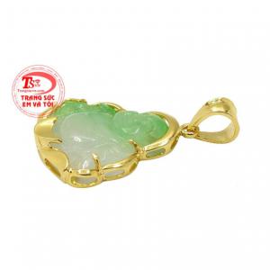 Mang mặt phật cẩm thạch bên người còn có thể cầu mong sự bình an và thịnh vượng.