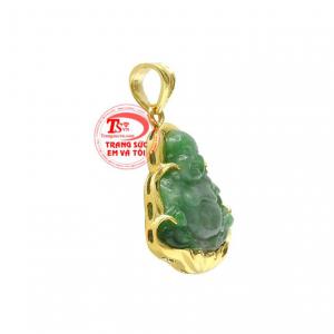 Ngọc cẩm thạch luôn được nhiều khách hàng yêu thích bởi đây là loại ngọc quý, mang đến sự bình an cho người dùng.