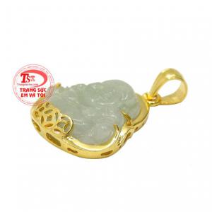 Chi tiết đồng kim tiền kết hợp vàng bọc mặt ngọc giúp cho sản phẩm sang trọng và hợp phong thủy.