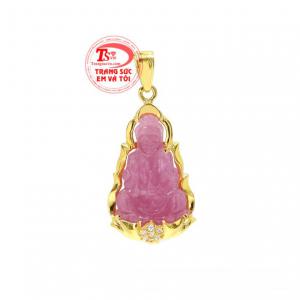 Mặt Phật Quan Âm cát tường chế tác bằng ruby thiên nhiên bọc vàng 14k chạm khắc đẹp, chất lượng cao.