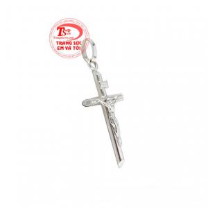 Trang sức vàng trắng hiện đang là xu hướng được giới trẻ đặc biệt yêu thích còn giúp tôn da người dùng. 