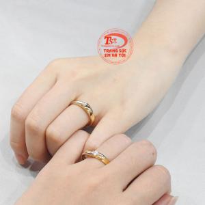 Nhẫn cưới vàng tây mặn nồng bảo hành chu đáo.