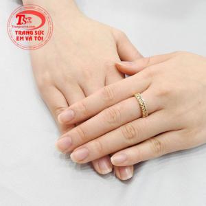 Chính vì thế mà các sản phẩm nhẫn kim tiền cũng được rất nhiều các chị em lựa chọn.