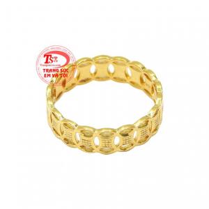 Vào ngày thần tài, nhẫn kim tiền là một trong số những mặt hàng được ưa chuộng nhất.