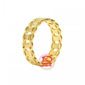 Nhẫn nam kim tiền tài lộc được chế tác từ vàng tây 10k bền đẹp. 