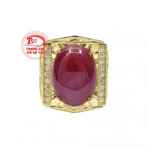 Chiếc nhẫn được kết hợp đá ruby sao cùng kim cương thiên nhiên sang trọng, đẳng cấp và hợp mệnh.