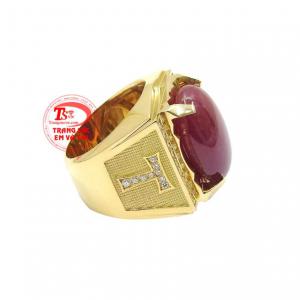 Khi mang viên đá này bên mình sẽ giúp người dùng gặp may mắn và thành công.