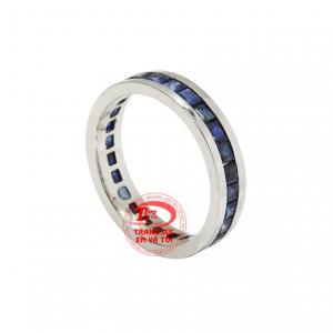 Thiết kế sang trọng, lịch lãm và hợp thời trang.