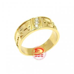 Sản phẩm chế tác từ vàng tây 18k bền đẹp và sáng bóng.