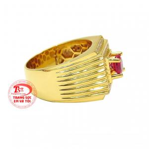 Với chỉ một chiếc nhẫn thôi các chàng trai đã có thể tự tin thể hiện cá tính và nổi bật hơn rồi. 