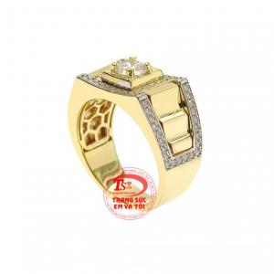 Với phái mạnh lựa chọn trang sức phù hợp cũng rất quan trọng bởi nó thể hiện được phong cách cá tính của người đeo.