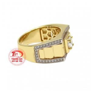 Không chỉ vậy đeo trang sức vàng còn giúp nam giới tự tin tỏa sáng, thu hút ánh nhìn của mọi người. 