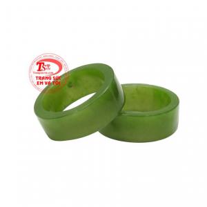 Nhẫn nephrite thiên nhiên có giấy kiểm định đá quý uy tín.