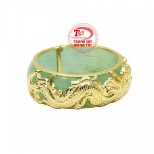 Từ xưa họa tiết rồng luôn gắn liền với vua chúa, mang ý nghĩa cao sang, quyền lực.