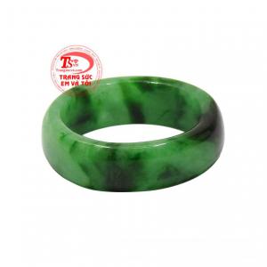  Từ thời xa xưa việc đeo nhẫn ngọc ngón út trở nên thông dụng. 