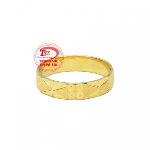 Đặc biệt, sản phẩm được thiết kế để đeo ngón út giúp cho bạn gái có thể dễ dàng kết hợp cùng các phụ kiện cá tính khác.