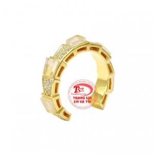 Nhẫn nữ đá mặt trăng cá tính, phong cách và hợp xu hướng.